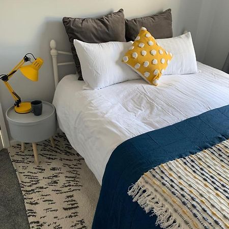 דירות צ'לטנהם The Hideaway, Calm, Cozy, Dog Friendly Retreat מראה חיצוני תמונה