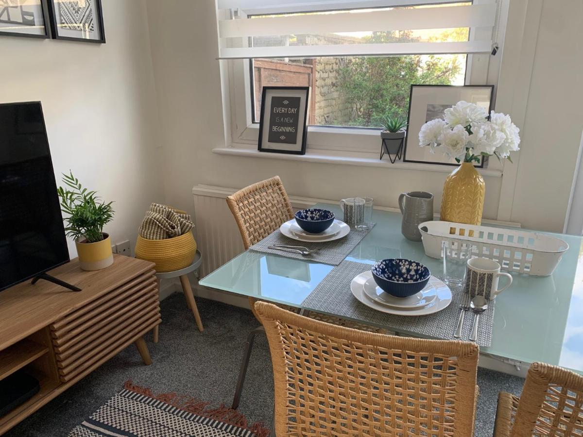 דירות צ'לטנהם The Hideaway, Calm, Cozy, Dog Friendly Retreat מראה חיצוני תמונה